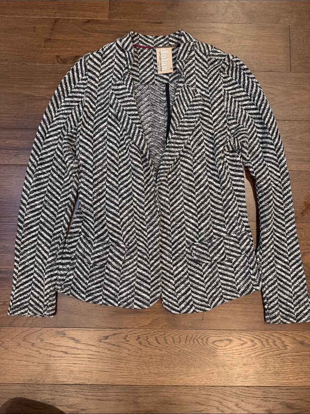 Dolan Left Coast Collection Black & White Chevron Knit Blazer Medium - C64-004